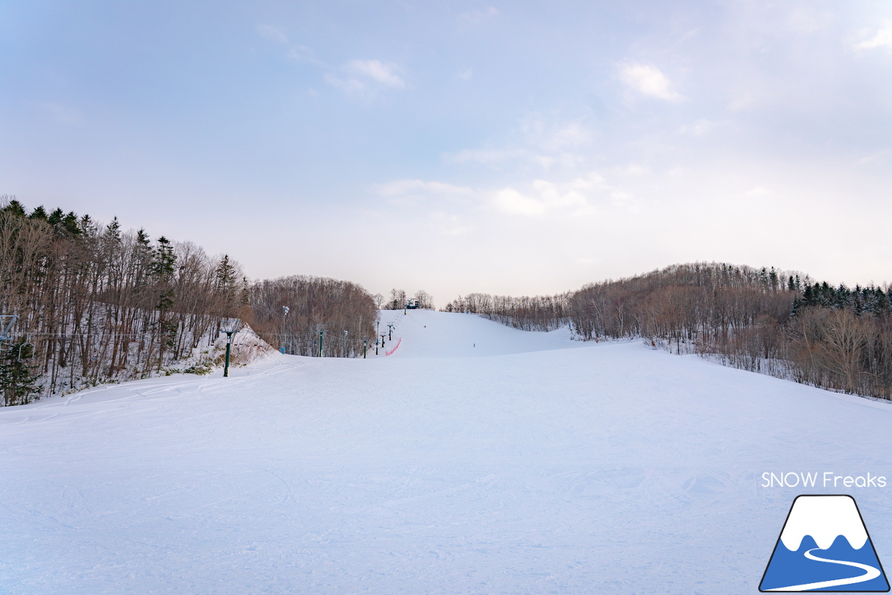 オホーツク・ローカルスキー場巡り。｜晴天粉雪の『佐呂間町営スキー場』から流氷を望む『湧別町五鹿山スキー場』へ！